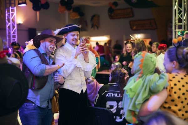 2026-02-14-rkg-kinderfasching-05662c5cdcb-46b2-5e08-196b-f37b0f908ba94FEF78E5-9D01-E5C2-09D4-FE5641684EB6.jpg