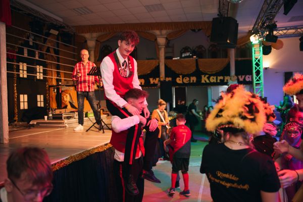 2026-02-14-rkg-kinderfasching-0667b102a8d-b880-a9af-6e2f-1a3a5138fb7d802B7BE2-0B42-07D3-FA54-7050BD677938.jpg