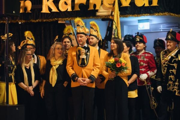 mittel-2025-11-15-rkg-karnevalseroeffnung-lg-103742e03aa-12f2-71c3-1591-f81a969cbec5717CAB34-67A8-C1E2-43A9-E55D6802F2C6.jpeg