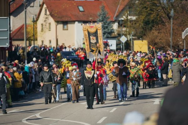 mittel-2026-02-15-rkg-karnevalsumzug-01-01946850258-2924-299b-91bd-1a1471d8e92a365F0F83-6D16-5523-892A-5374FA49C91B.jpeg