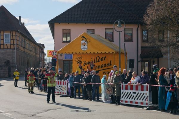 mittel-2026-02-15-rkg-karnevalsumzug-01-021A4C69B6D-9AAC-18DC-834F-DD0E5F0AB8C4.jpeg