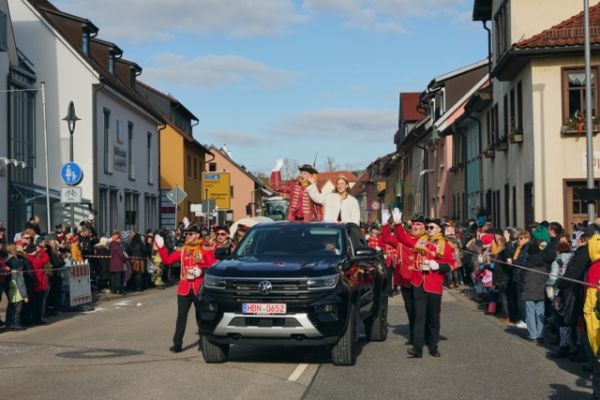 mittel-2026-02-15-rkg-karnevalsumzug-01-05601ac23c2-e8ae-ef97-0717-89f2adbd99fb81CD2612-61EF-9110-BAD0-9CA02AD97A86.jpeg