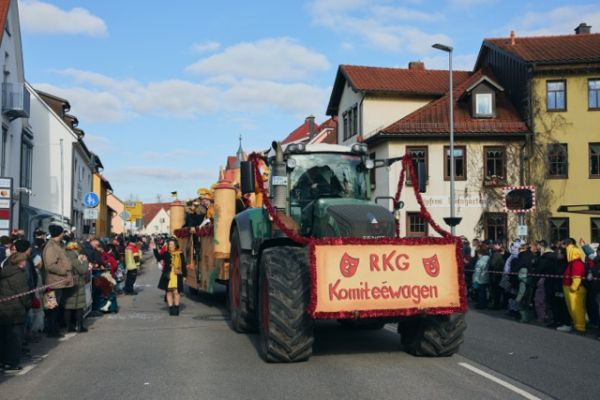 mittel-2026-02-15-rkg-karnevalsumzug-01-0748611688E-0EC4-3540-784D-A1E4A92F4E01.jpeg