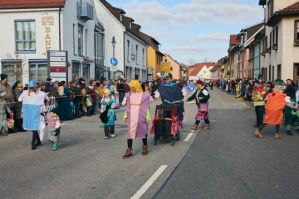 mittel-2026-02-15-rkg-karnevalsumzug-01-120AC3DE0EA-6473-048F-6C90-8B9D958CDDC7.jpeg