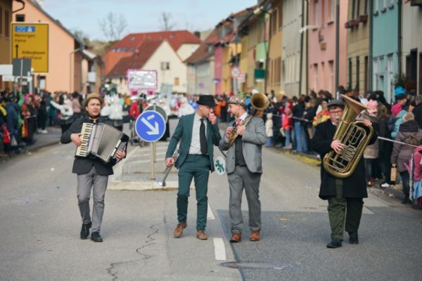mittel-2026-02-15-rkg-karnevalsumzug-01-128e539de16-0d04-05c3-ce8a-d118dbb5874dF6D7B834-C5DD-1AD3-4320-96F7874B20A0.jpeg