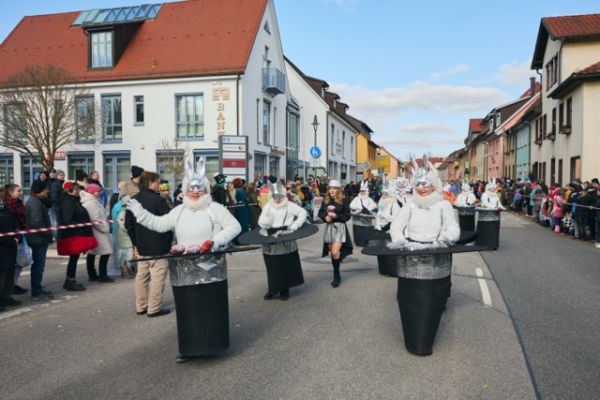 mittel-2026-02-15-rkg-karnevalsumzug-01-137ef296500-d15b-53e6-aad5-b2acb03876a1EDEFB3DC-6CA6-C0EA-6E88-B8B833D8A00F.jpeg
