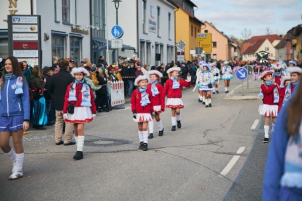 mittel-2026-02-15-rkg-karnevalsumzug-01-153121e0474-632b-4193-bbda-39718b3d99dc4671D300-B10F-258A-EAC2-587D2412E1C8.jpeg