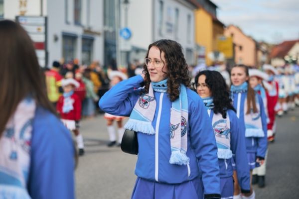 mittel-2026-02-15-rkg-karnevalsumzug-01-15481A49597-A4C4-54AE-C272-BA6D85E9CA8A.jpeg