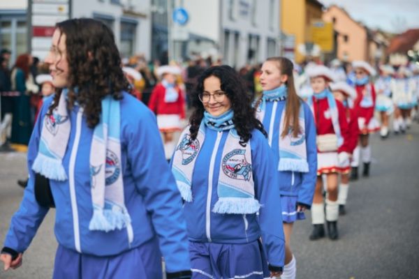 mittel-2026-02-15-rkg-karnevalsumzug-01-1557c2f2066-3d61-5bca-48f1-5cfec1f1951292C53BC6-CEFC-505E-ECBB-AB3C27C1E0DA.jpeg