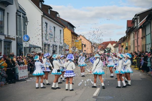 mittel-2026-02-15-rkg-karnevalsumzug-01-159C6562036-3775-B978-1768-467BF2F1B4F6.jpeg