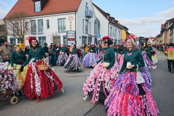 mittel-2026-02-15-rkg-karnevalsumzug-01-17178ad2bde-73b2-2948-8c09-99834a3d36885205C570-1C64-6A97-2556-9D610C563132.jpeg