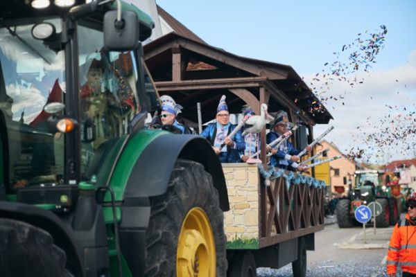 mittel-2026-02-15-rkg-karnevalsumzug-01-185d4070ba7-1c4c-11c2-7f92-8d606d01e59dB317BBA6-9D3E-797A-B55D-A30BDC168329.jpeg