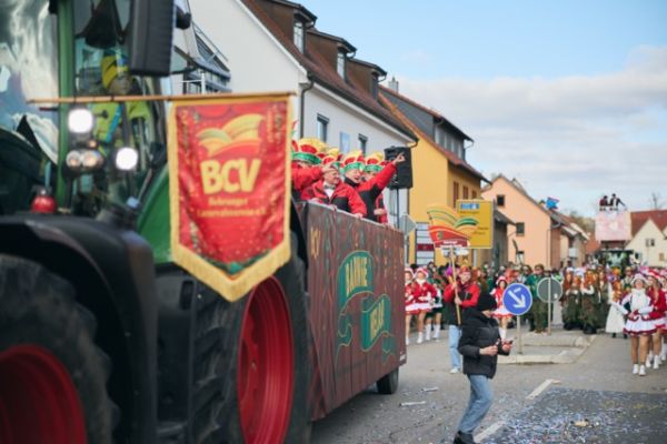 mittel-2026-02-15-rkg-karnevalsumzug-01-198f734bbf3-4885-d9ec-f164-c8f4b46b8ff03127BBA7-6A73-0302-154B-D29A520DEBBB.jpeg
