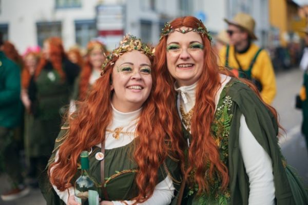 mittel-2026-02-15-rkg-karnevalsumzug-01-2162f959573-1cf5-0186-ba1e-fa2ad160448e21570AFB-3102-1AAB-E3DF-BF3B4282169D.jpeg