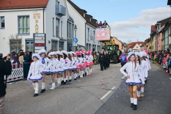 mittel-2026-02-15-rkg-karnevalsumzug-01-2234afd7bd8-a3b1-0b27-d1e1-e18ac32cbcdb374AD135-804D-28D7-D7D4-2EB04AF566BD.jpeg