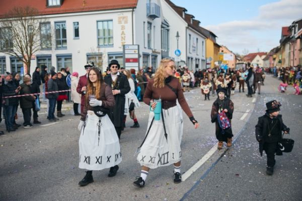 mittel-2026-02-15-rkg-karnevalsumzug-01-238884C0256-CDCD-5412-659E-F61CF06C0C1C.jpeg