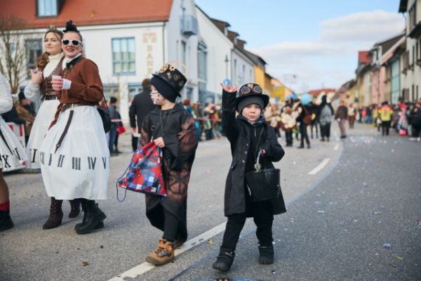 mittel-2026-02-15-rkg-karnevalsumzug-01-240BF38610A-E741-5B2E-93E0-A7A0A0E7CF12.jpeg