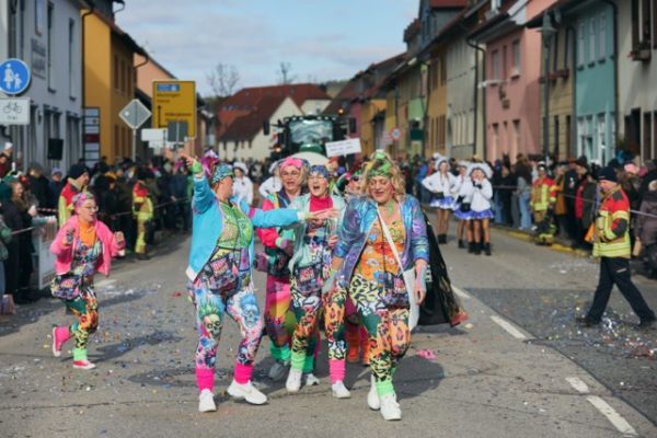 mittel-2026-02-15-rkg-karnevalsumzug-01-270A766429C-51C1-1067-2A48-FDCA7D617BB2.jpeg