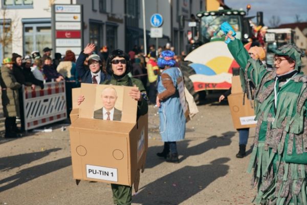 mittel-2026-02-15-rkg-karnevalsumzug-01-2881208345b-27b6-0160-036a-72797d382e05604D2D03-E25E-69B3-875B-7AB4E0BC9999.jpeg